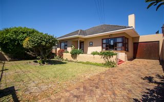 3 Bedroom House in Plumstead