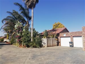 2 Bed Simplex in Highveld