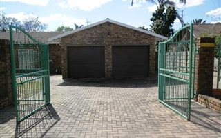 3 Bedroom House in Birchleigh North