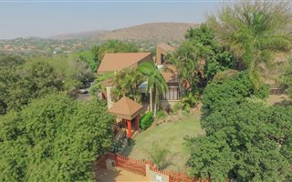 7 Bedroom House in Safari Gardens