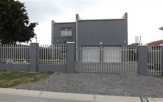 3 Bedroom House in Bluewater Bay