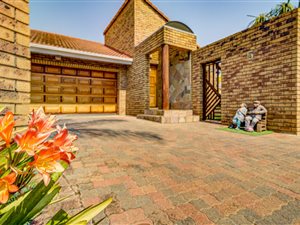3 Bed House in Blue Gill