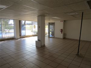 255 m² Retail Space in Westdene