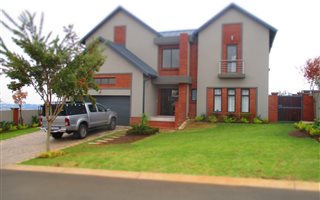 4 Bedroom House in Mooikloof Equestrian Estate