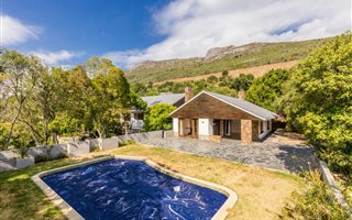 4 Bedroom House in Paarl