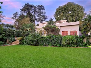 5 Bed House in Westcliff