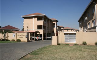 2 Bedroom Flat in Three Rivers