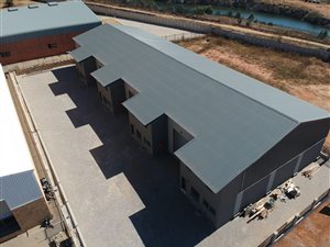 270 m² Industrial space in Chloorkop