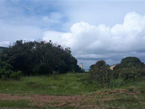 833 m² Land available in Kaysers Beach