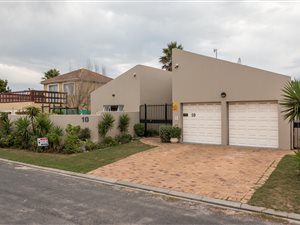 3 Bed House in Blouberg Sands