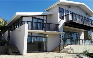 800 m² Office Space in Berea