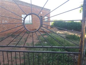 619 m² Land available in Mamelodi