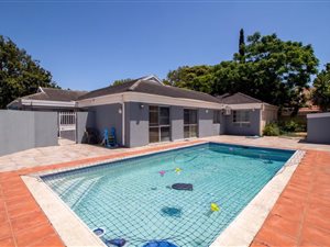 4 Bedroom House in Constantia