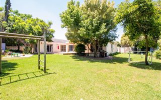 4 Bedroom House in Constantia