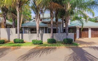 4 Bedroom House in Caribbean Beach Club