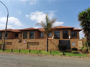 2 Bed Duplex in General Alberts Park