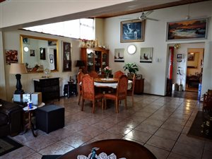 3 Bed House in Blomtuin
