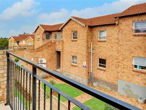 2 Bedroom Apartment in Roodepoort North