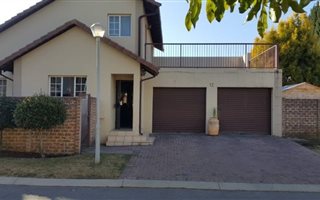 3 Bedroom House in Ravenswood