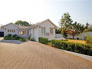 4 Bed House in Craighall Park