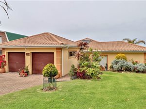 3 Bed House in Dana Bay