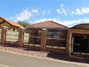 3 Bed House in Emdeni