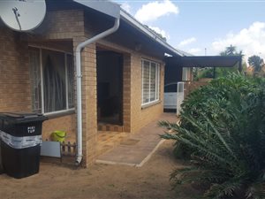 2 Bed Townhouse in Grobler Park