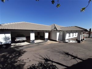 400 m² Commercial space in Waterkloof Ridge