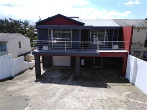3 Bed Duplex in Stonebridge