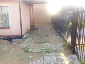 3 Bed House in Lotus Gardens