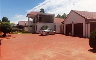4 Bedroom House in Waldrift