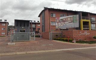 2 Bedroom Apartment in Montana Park