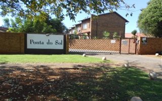 2 Bedroom Townhouse in Klopperpark