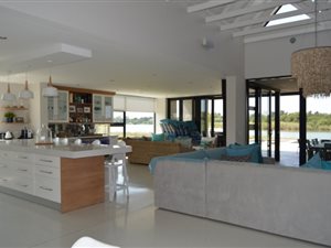 5 Bed House in Lochvaal