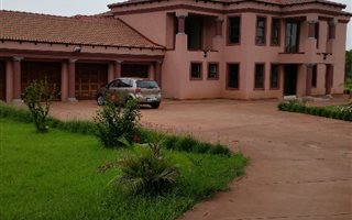 6 Bedroom House in Derdepoort