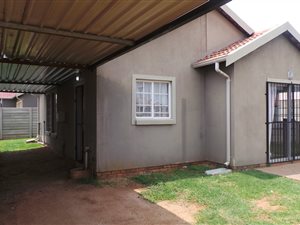 2 Bedroom Simplex in Kempton Park West