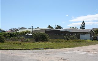 505 m² Land available in C Place