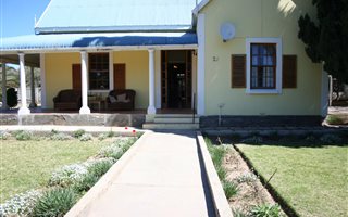4 Bedroom House in Graaff Reinet