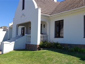 4 Bedroom House in Blue Bend