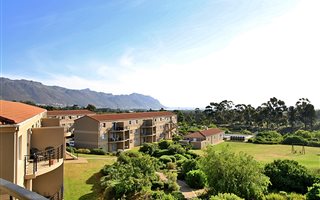 2 Bedroom Apartment in Somerset West Central