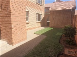 3 Bed Apartment in Hazeldean (Silverlakes Surroundings)