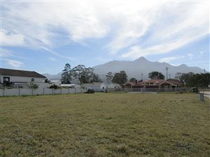 735 m² Land available in King George Park