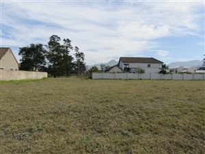 735 m² Land available in King George Park