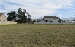 735 m² Land available in King George Park