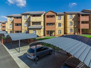 2 Bed Apartment in Carlswald Estate