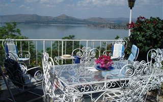 2 Bedroom House in Kosmos
