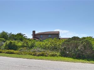 828 m² Land available in Santareme