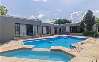 4 Bedroom House in Fourways Gardens