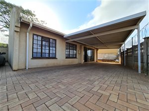 3 Bed House in Newlands West