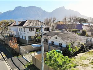 30 Bed House in Harfield Village